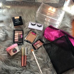 Makeup bundle